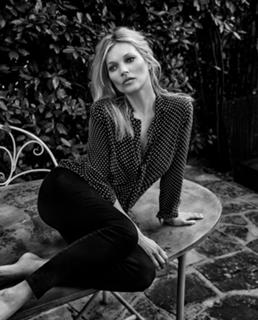 Kate Moss feet photo thumbnail
