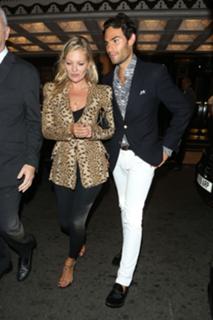 Kate Moss feet photo thumbnail