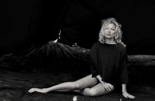 Kate Moss feet photo thumbnail