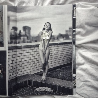 Kate Moss feet photo thumbnail