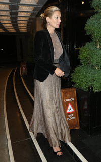 Kate Moss feet photo thumbnail