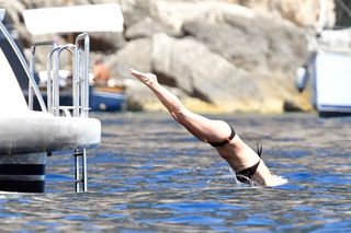 Kate Moss feet photo thumbnail