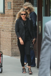 Kate Moss feet photo thumbnail