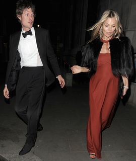 Kate Moss feet photo thumbnail