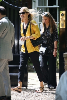 Kate Moss feet photo thumbnail