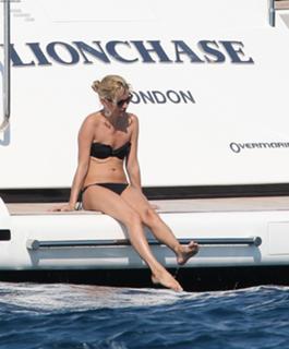 Kate Moss feet photo thumbnail