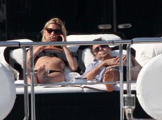 Kate Moss feet photo thumbnail