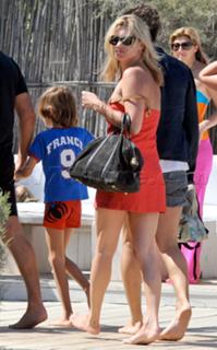 Kate Moss feet photo thumbnail