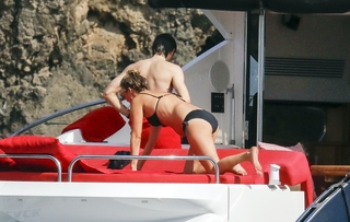 Kate Moss feet photo thumbnail