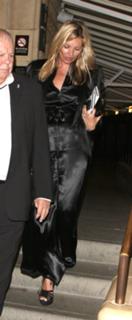 Kate Moss feet photo thumbnail