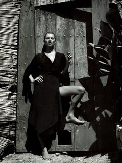 Kate Moss feet photo thumbnail