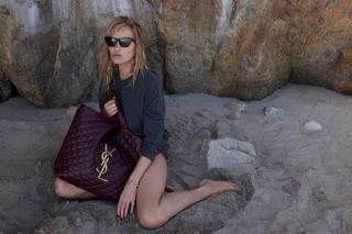 Kate Moss feet photo thumbnail