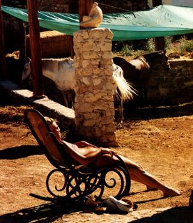 Kate Moss feet photo thumbnail