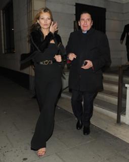 Kate Moss feet photo thumbnail