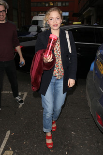 Kate Phillips feet photo 3