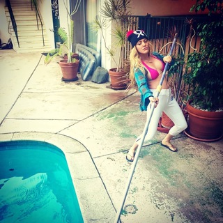 Kate Quigley feet photo 10