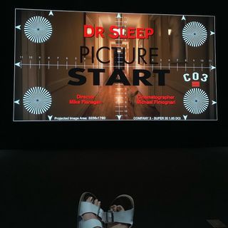 Kate Siegel feet photo thumbnail