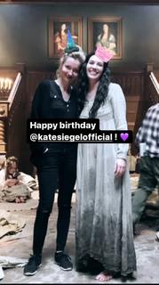 Kate Siegel feet photo thumbnail
