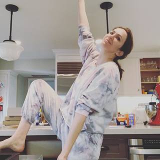 Kate Siegel feet photo thumbnail