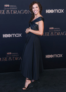 Kate Siegel feet photo thumbnail