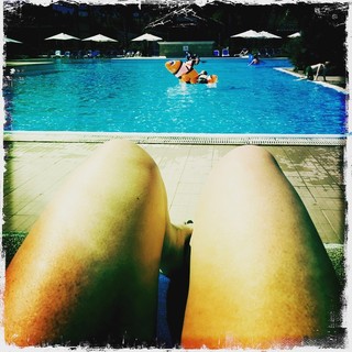 Kate Thornton feet photo 8