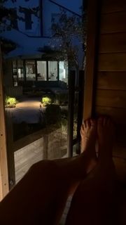 Kate Thornton feet photo 2