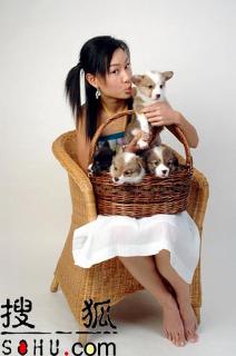 Kate Tsui feet photo 6