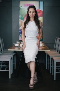 Kate Tsui feet photo 11