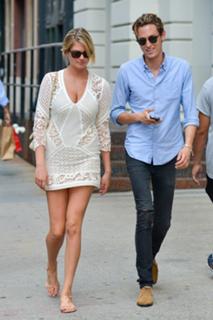 Kate Upton feet photo thumbnail