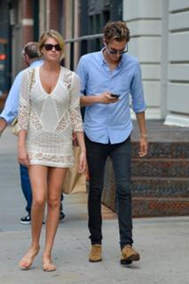 Kate Upton feet photo thumbnail