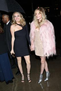 Kate Upton feet photo thumbnail