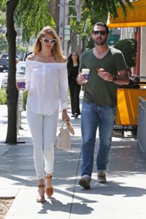 Kate Upton feet photo thumbnail