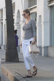Kate Upton feet photo thumbnail