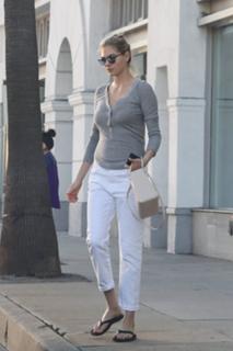 Kate Upton feet photo thumbnail