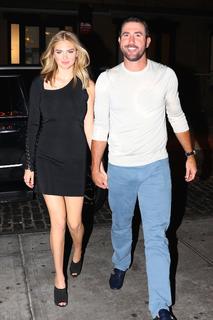 Kate Upton feet photo thumbnail