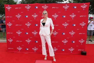 Kate Upton feet photo thumbnail