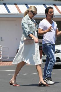 Kate Upton feet photo thumbnail