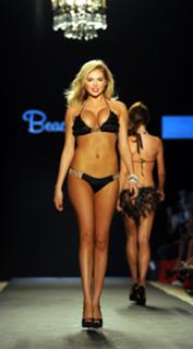 Kate Upton feet photo thumbnail