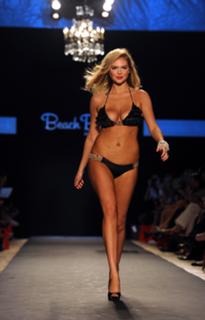 Kate Upton feet photo thumbnail