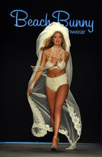 Kate Upton feet photo thumbnail