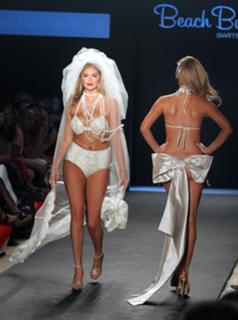 Kate Upton feet photo thumbnail