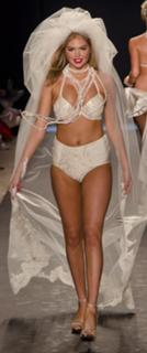 Kate Upton feet photo thumbnail