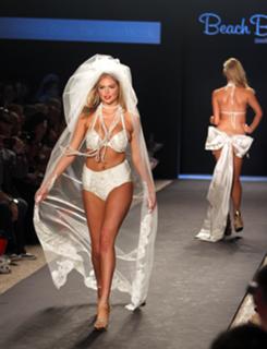 Kate Upton feet photo thumbnail