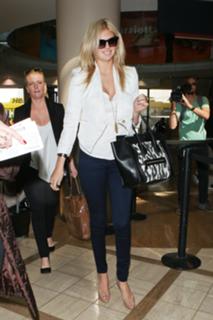 Kate Upton feet photo thumbnail