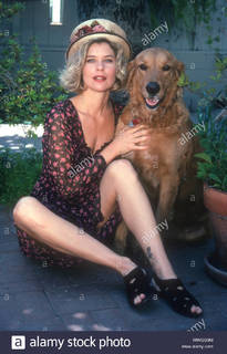 Kate Vernon feet photo 11