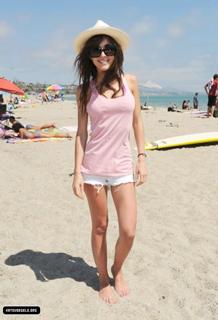 Kate Voegele feet photo 7