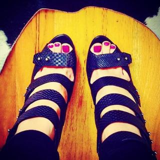 Kate Voegele feet photo 20