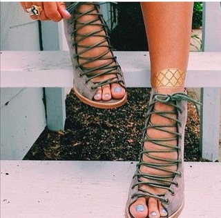 Kate Voegele feet photo 10