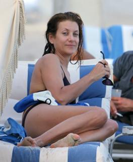 Kate Walsh feet photo thumbnail