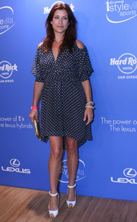 Kate Walsh feet photo thumbnail